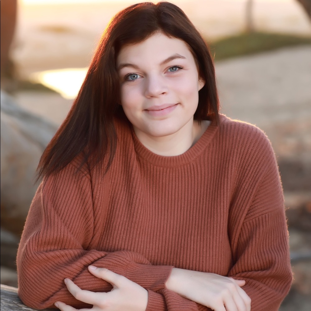 Meet your Posher, Cassandra